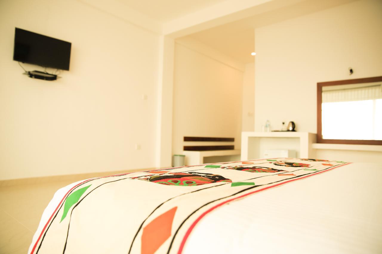 Thuruliya Hotel Рамбода Экстерьер фото