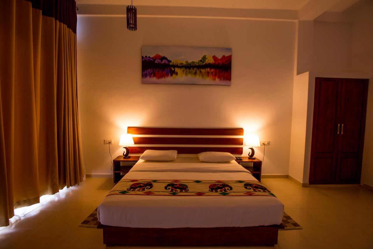 Thuruliya Hotel Рамбода Экстерьер фото